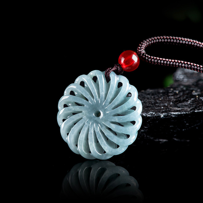 Necklace Pendant - ビルマ翡翠フラワーペンダントネックレスストーンファッションアクセサリーお守り彫刻入りアミュレットビルマ翡翠天然宝石