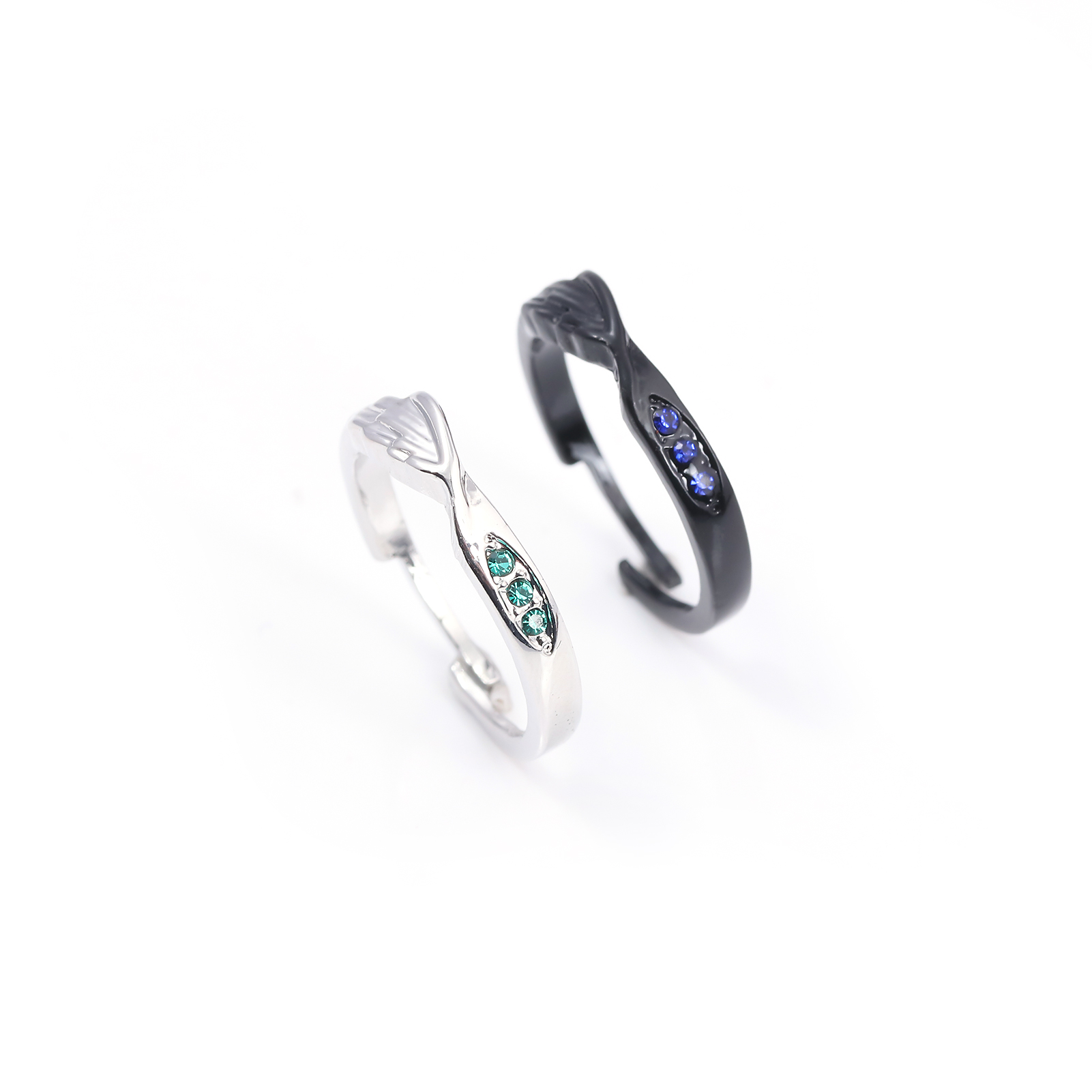 アニメ進撃の巨人リングアニメキャラクターエレンリヴァイコスプ - Levi Jewelry & Watches Inc のレビューと価格