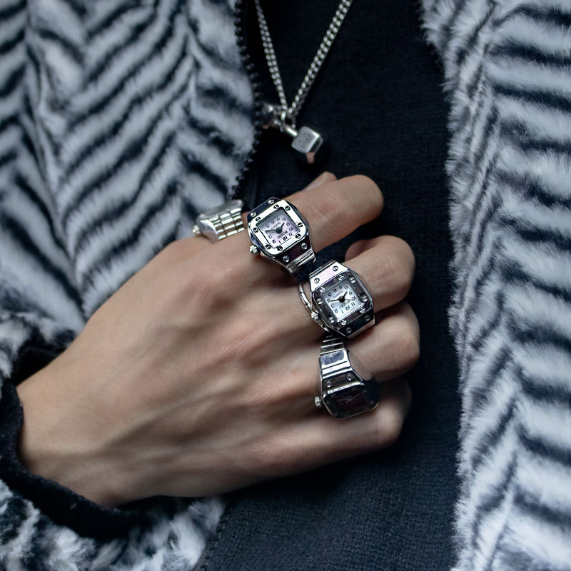 Kiss-男性と女性のためのヴィンテージスタイルのストレッチ - Vintage Jewelry Watches Women のレビューと価格