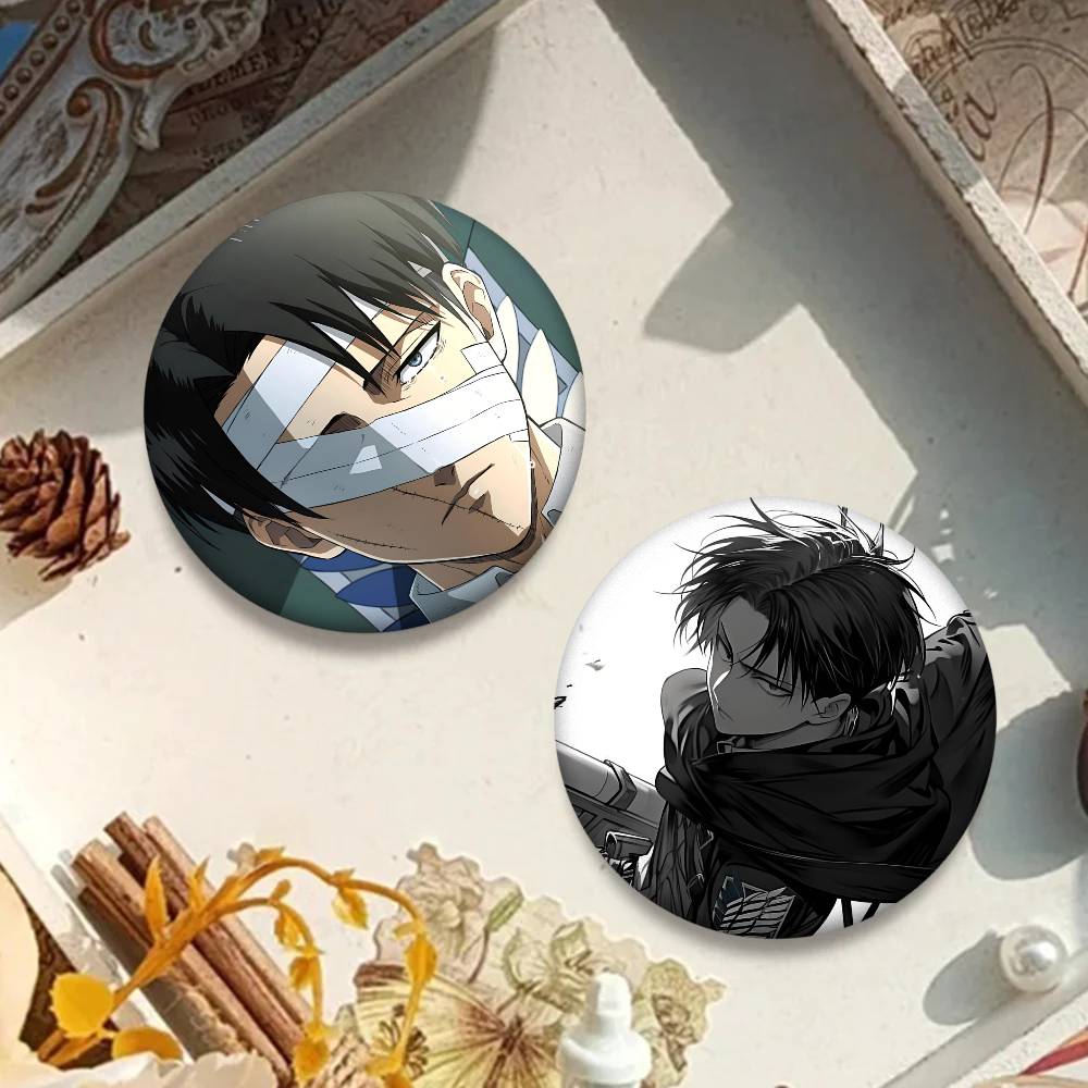 アニメ「進撃の巨人」リヴァイ・アッカーマン漫画バッジブリキD - Levi Jewelry & Watches Inc のレビューと価格