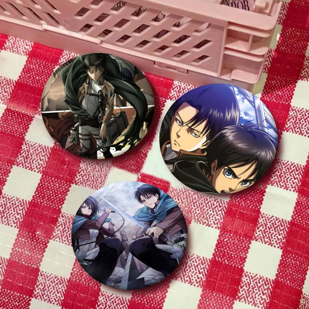 アニメタイタンリヴァイ・アッカーマンバッジブリキ製ミムラウン - Levi Jewelry & Watches Inc のレビューと価格