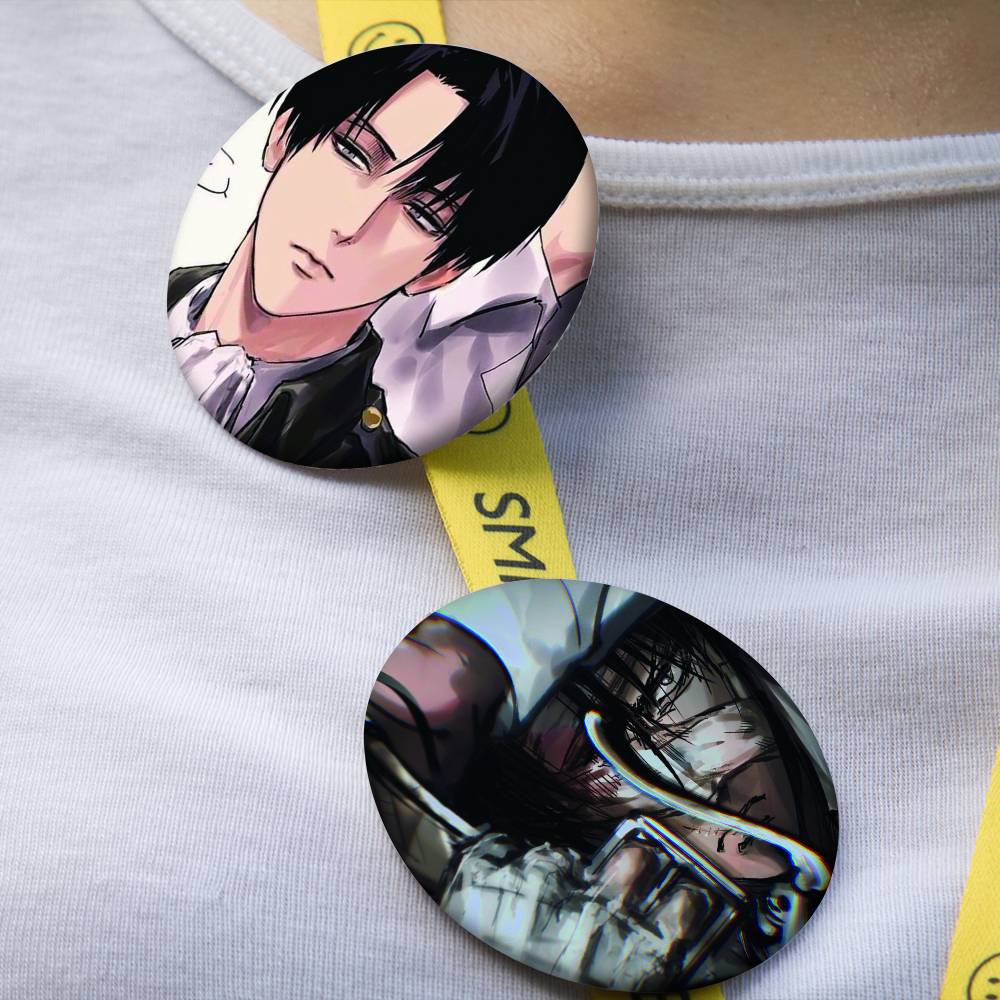 アニメ レヴィ・アッカーマン クリエイティブな丸型ボタンバッ - Levi Jewelry & Watches Inc のレビューと価格