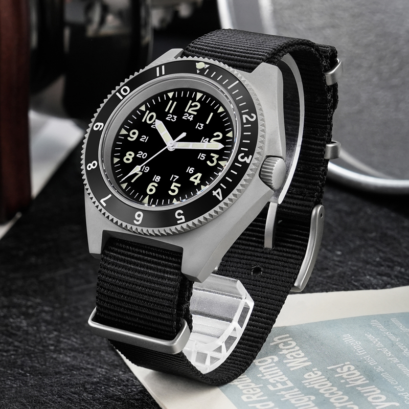 Watchdives WD1972 クォーツ時計サファイア夜 - Jewellery Watch のレビューと価格
